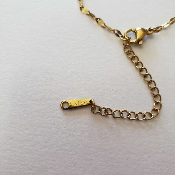 Gold tone Necklace with Rhinestones heart pendant - Picture 7 of 10